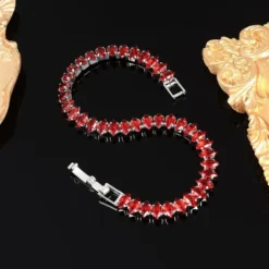 Κομψό βραχιόλι με 18κ Κόκκινα Κύβια Ζιρκόνια