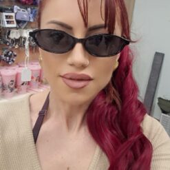 Γυναικεία μοντέρνα γυαλιά