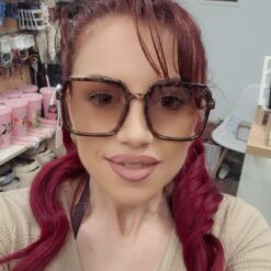 Γυναικεία μοντέρνα γυαλιά