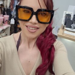 Γυναικεία μοντέρνα γυαλιά